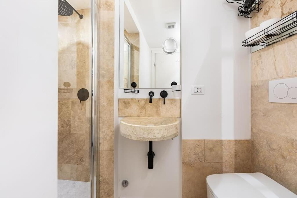 Bottega Augustea Duplex Apartment In Monti Рим Экстерьер фото